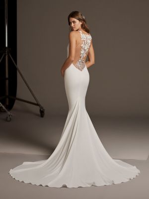 Bellatrix, Pronovias