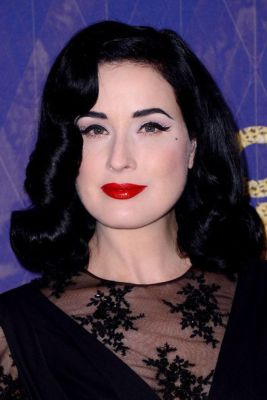 Ein schwarzhaarige Ikone: Dita von Teese