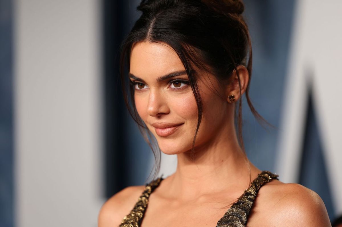 Kendall Jenner mit Cloud Skin Make-up.