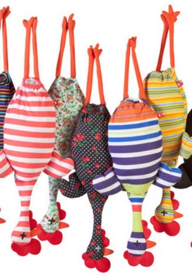 Plastikt&uuml;ten-Aufbewahrung