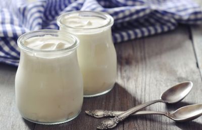 150 g Naturjoghurt: 6 g Eiweiß