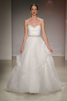 Brautkleid aus der Disney Fairy Tale Weddings Kollektion by Alfred Angelo