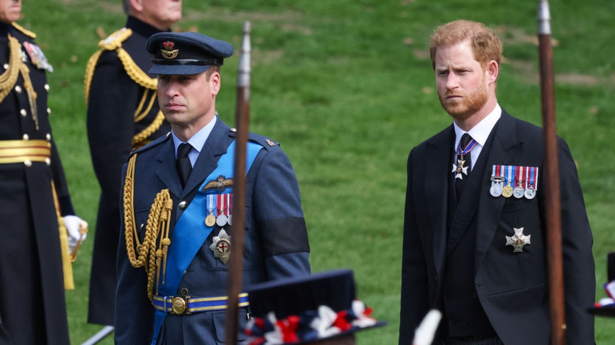 Prinz Harry und Prinz William bei der Beerdigung von Queen Elizabeth II. 