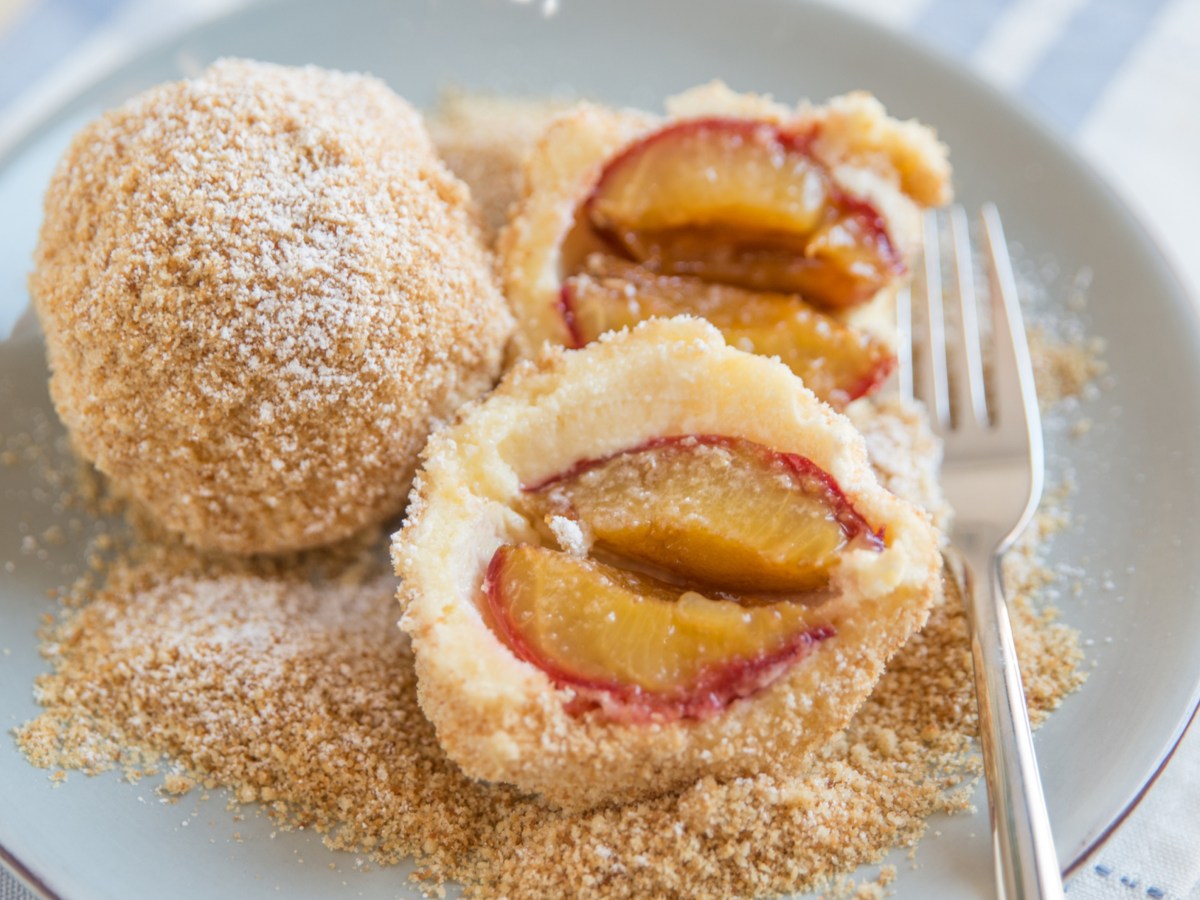 Zwetschgenknödel im Quarkteig -himmlischer Klassiker wie von Oma