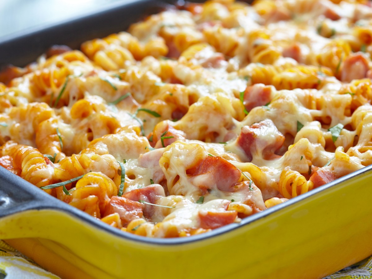 Nudel-Schinken-Gratin: Der Auflauf-Klassiker f&uuml;r die ganze Familie &ndash; ohne Fix-T&uuml;te