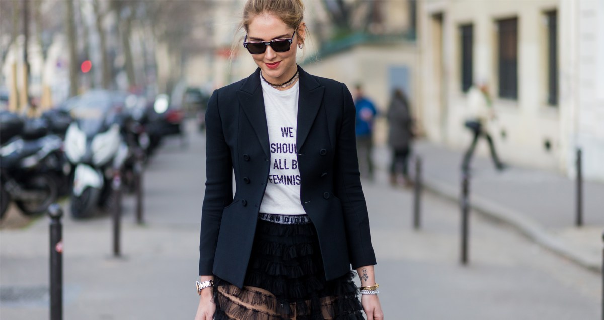 Bloggerin Chiara Ferragni mit feministischem Statement-Shirt.