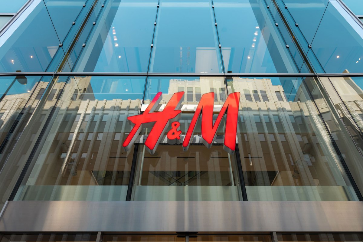 H&M Logo Store