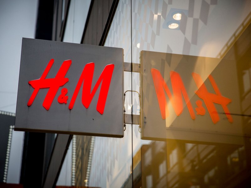 H&M Logo Store