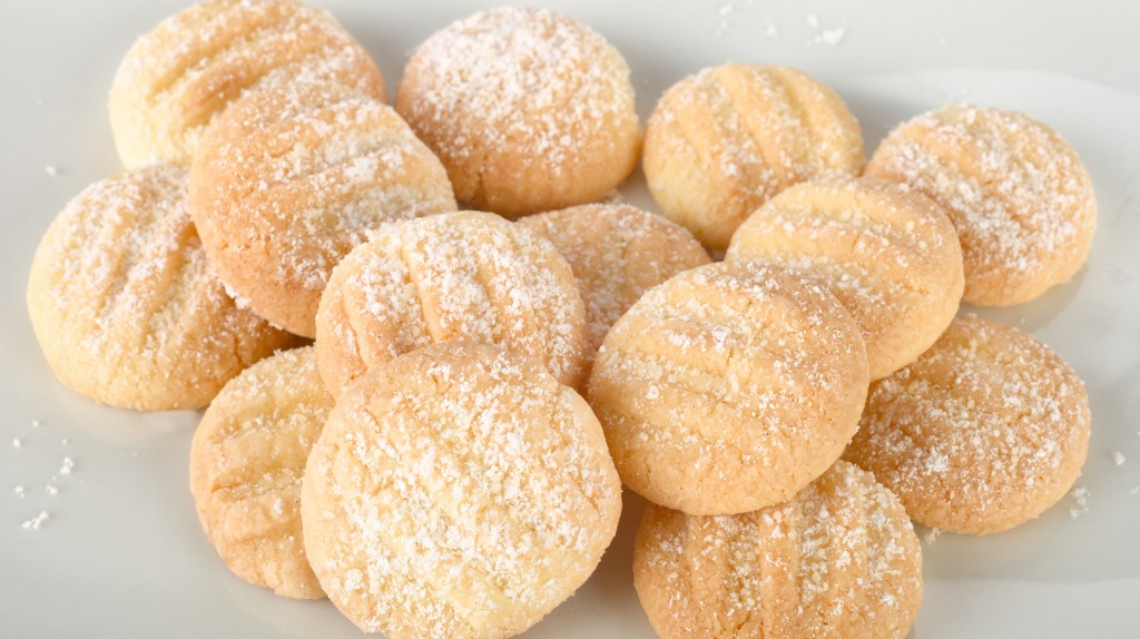 Zarte Schneeflocken-Plätzchen: Die sind sogar besser als Vanillekipferl!