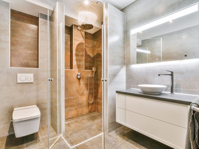 Badezimmer ohne Fenster als Symbolbild für Lüften ohne Fenster