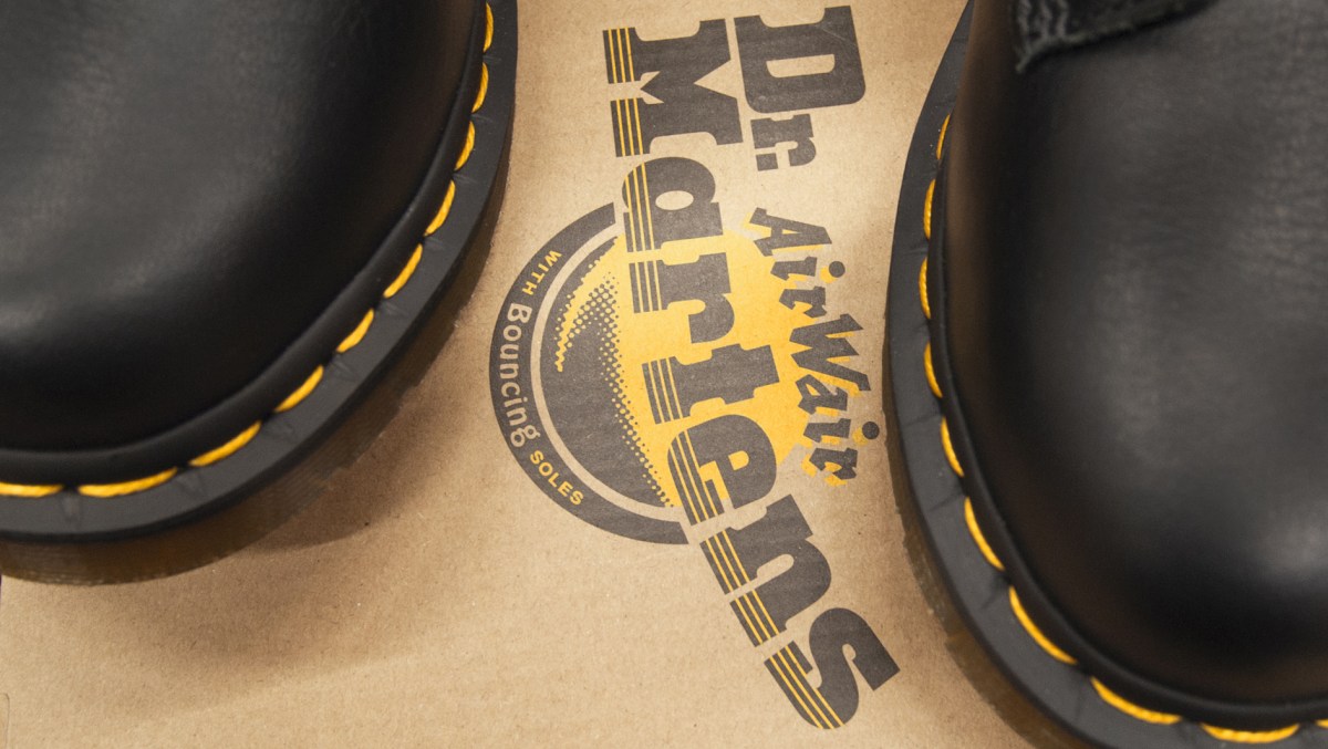 Dr. Martens Schuhe Logo