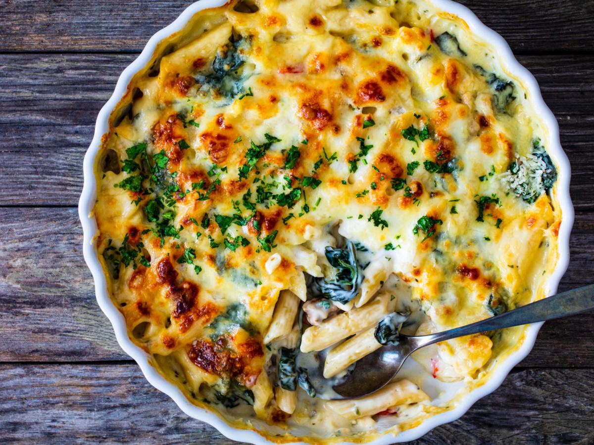 Nudelauflauf mit H&auml;hnchen und Spinat: Das schmeckt der ganzen Familie!