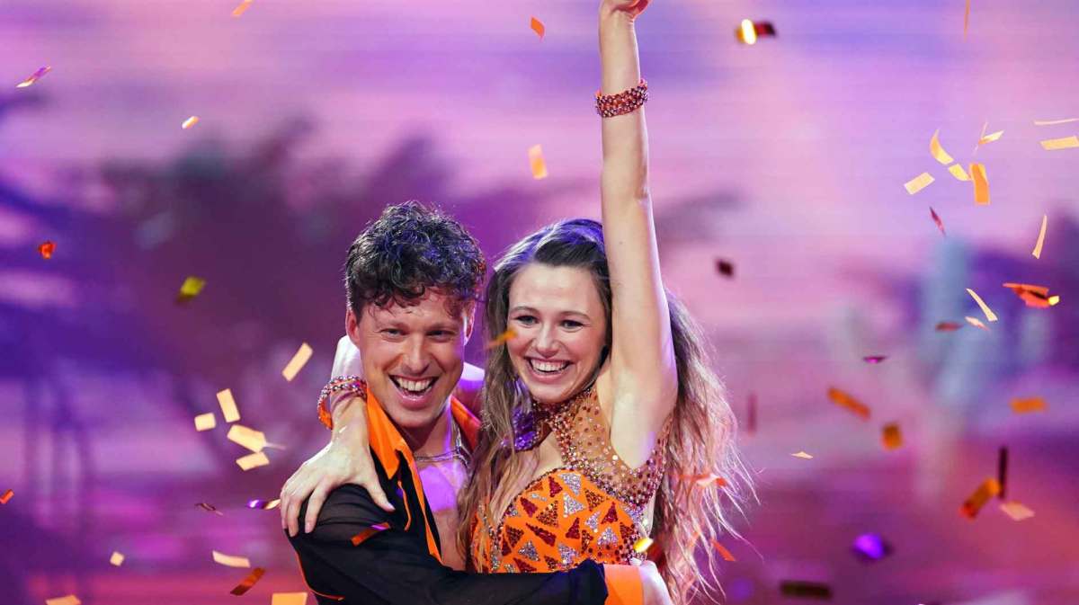 Ann-Kathrin Bendixen und Valentin Lusin tanzen Jive bei Let's Dance.