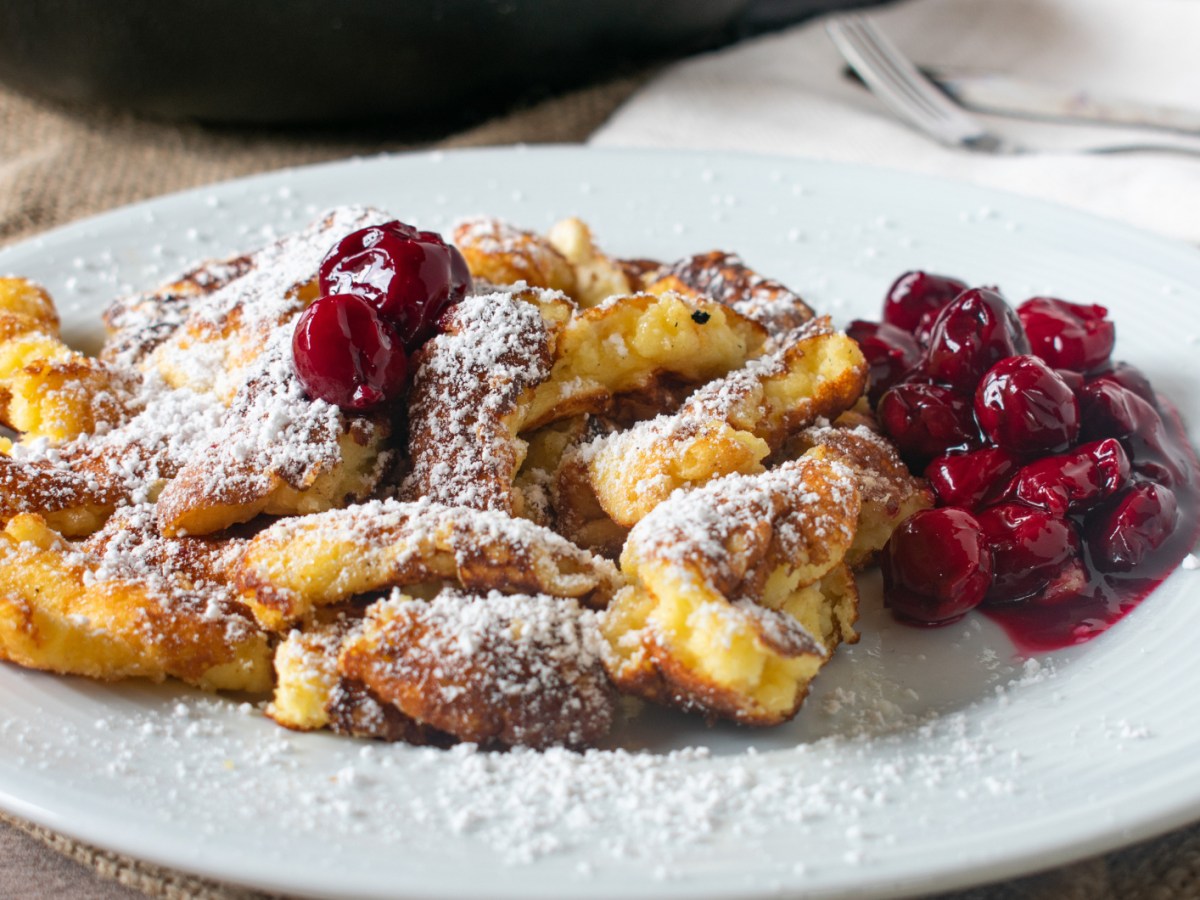 Low Carb Kaiserschmarrn: Rezept für den Weihnachtsmarkt-Klassiker ohne Mehl
