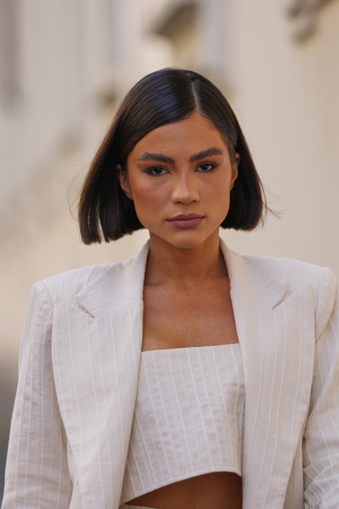 Streetstyle-Look mit angesagter Bob-Frisur.