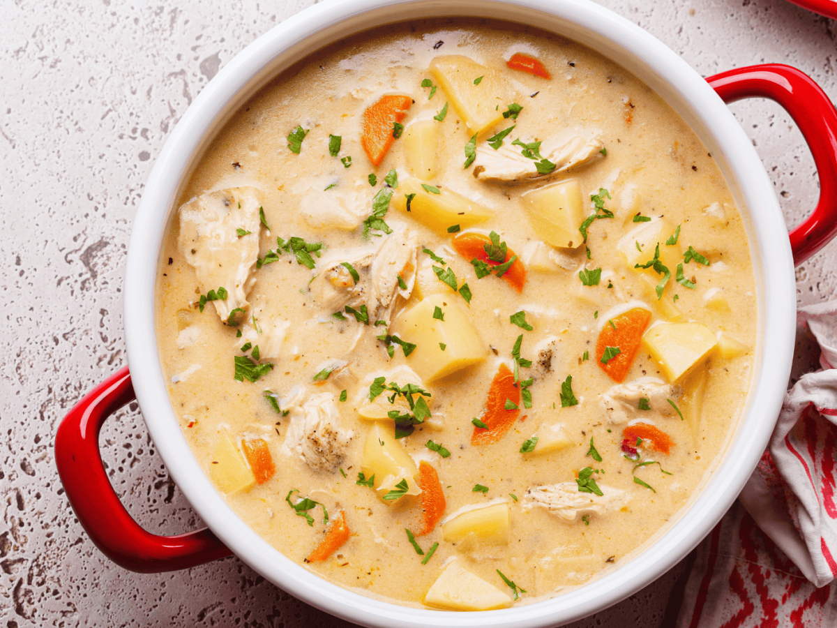 Hühnersuppe mit Kartoffeln: Cremiges Wohlfühl-Gericht