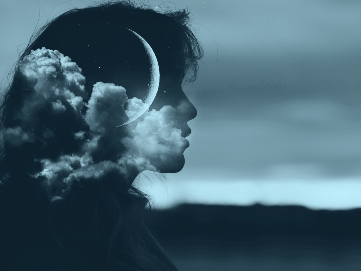 Collage von Frau und dahinter Wolken und eine Mondsichel.