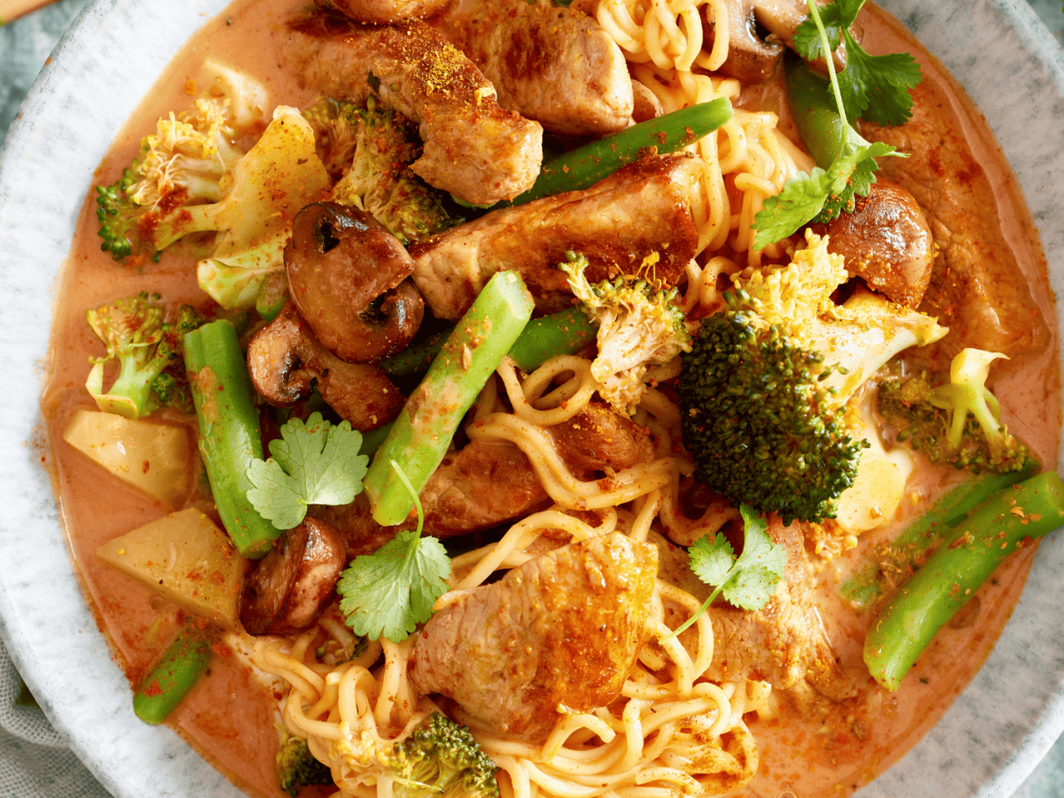 Asiatische K&uuml;che f&uuml;r Faule: Dieses Thai-Curry mit Kokosmilch ist in 30 Minuten fertig