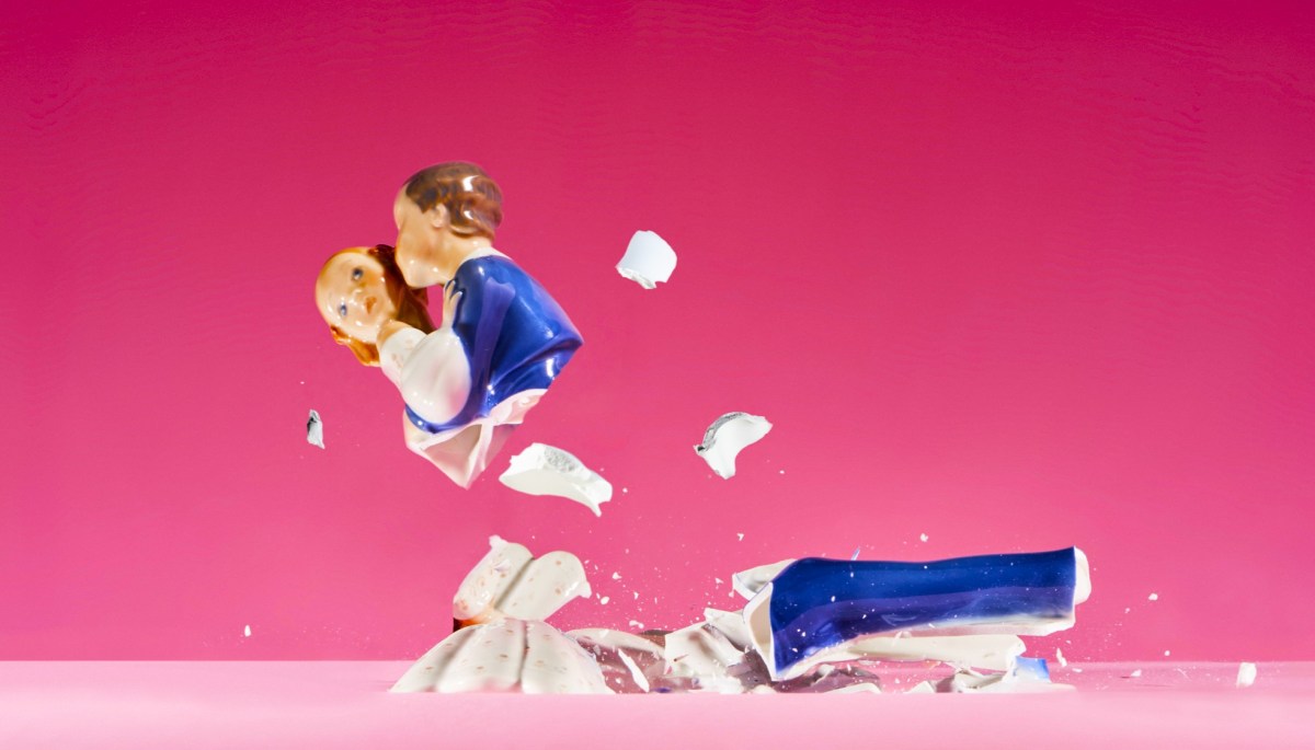 Zerstörte Paarfigur