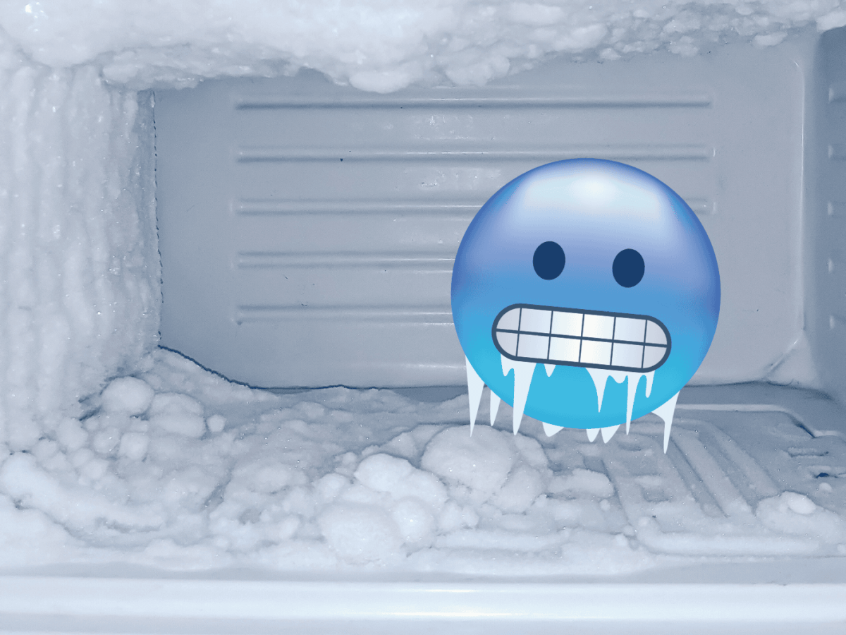 Vereistes Gefrierfach und ein frierendes Emoji.