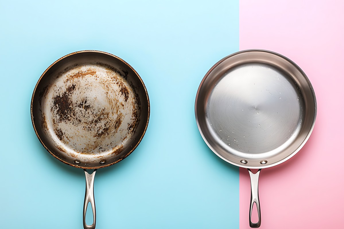 verschmutzte und saubere Pfanne auf rosa und blauem Hintergurnd