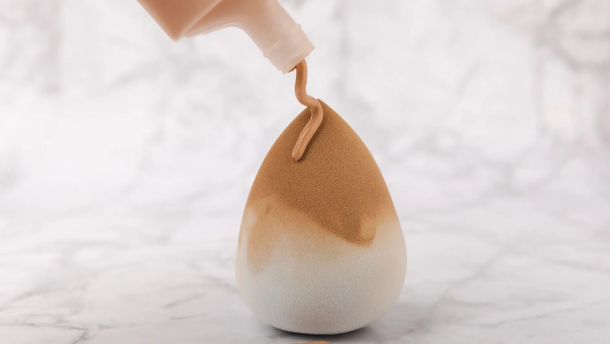 Beauty Blender mit Make-up