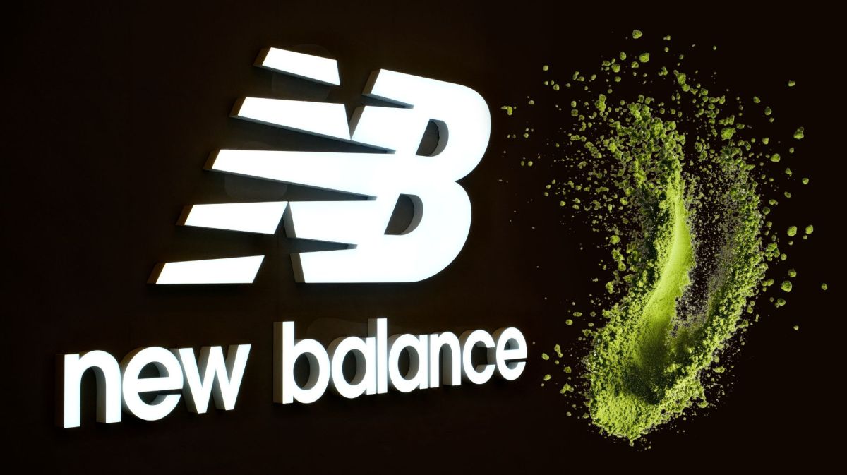 weißes New Balance Logo und grüner Matcha auf schwarzem Hintergrund