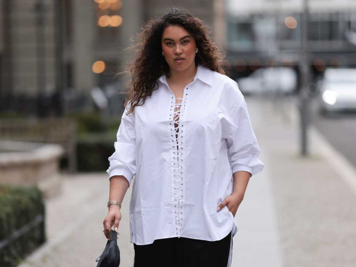 Vivien Blotzki tr&auml;gt wei&szlig;e Bluse.