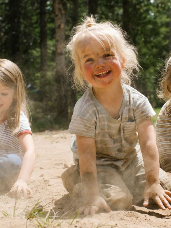 Sandflecken entfernen? Diese Methode hat jeder zu Hause