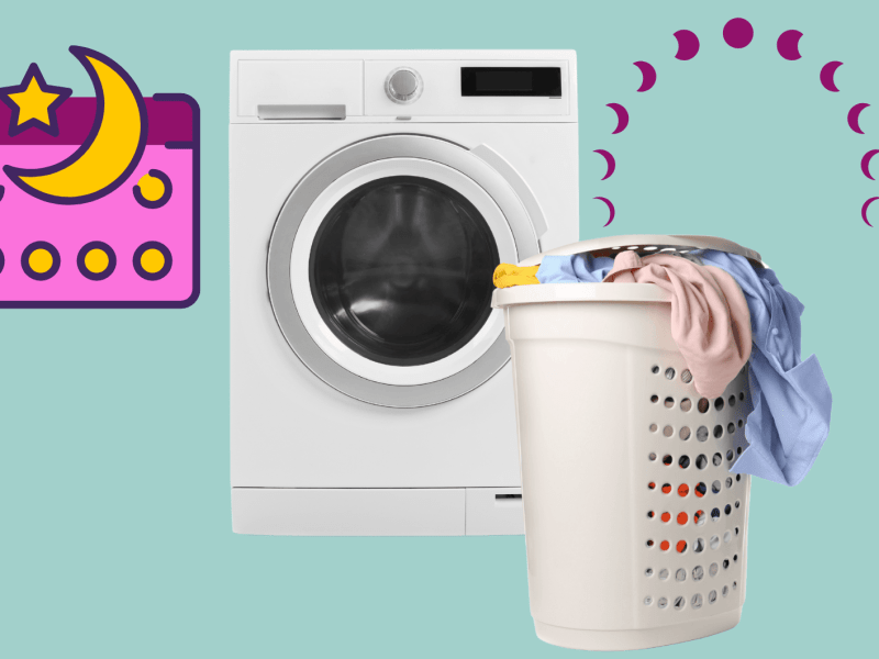 Eine Waschmaschine mit Wäschekorb und dem Mondkalender