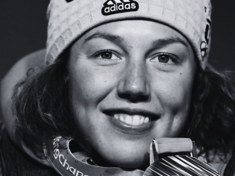 Laura Dahlmeier nach ihrem Sieg bei Olympia.