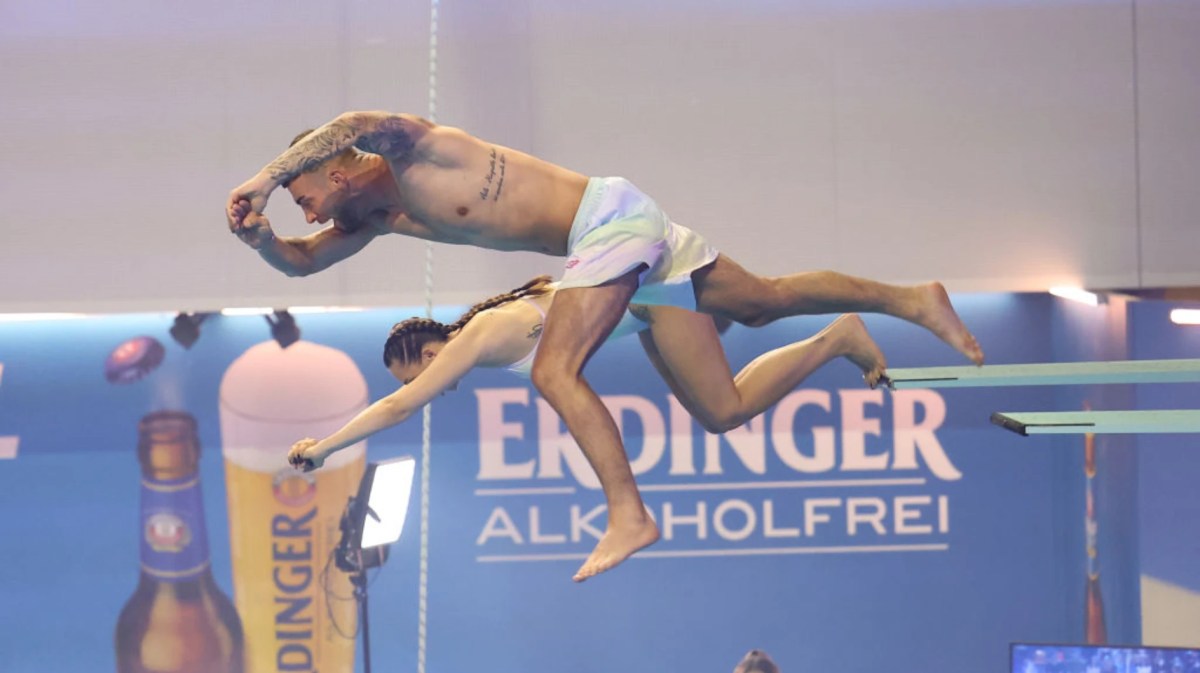 Samira und Serkan Yavuz beim Turmspringen