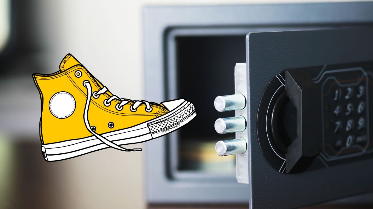 Foto von Safe mit gezeichnetem, gelbem Sneaker im Vordergrund