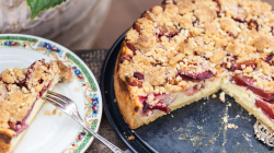 Rezept für Pflaumenkuchen mit Vanillepudding: Super saftig und herrlich süß