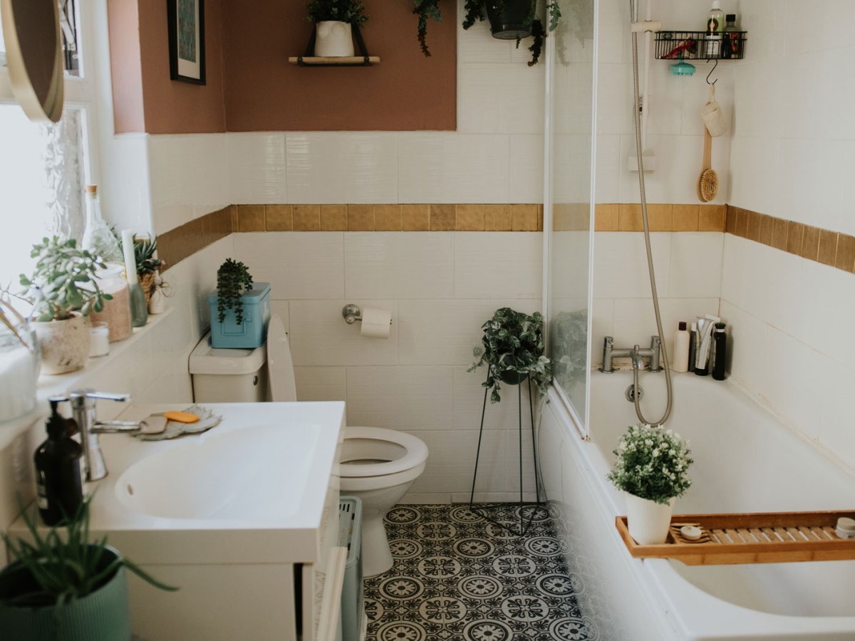 Dreckiger als die Toilette: Dieser Alltagsgegenstand im Bad ist ein Bakterien-Hotspot