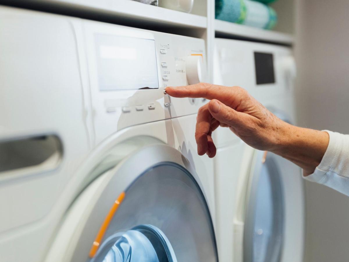 W&auml;sche schneller trocknen: Mit diesen Tipps klappt es auch schonend im Trockner