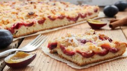 Blechkuchen mit Zwetschgen oder Pflaumen