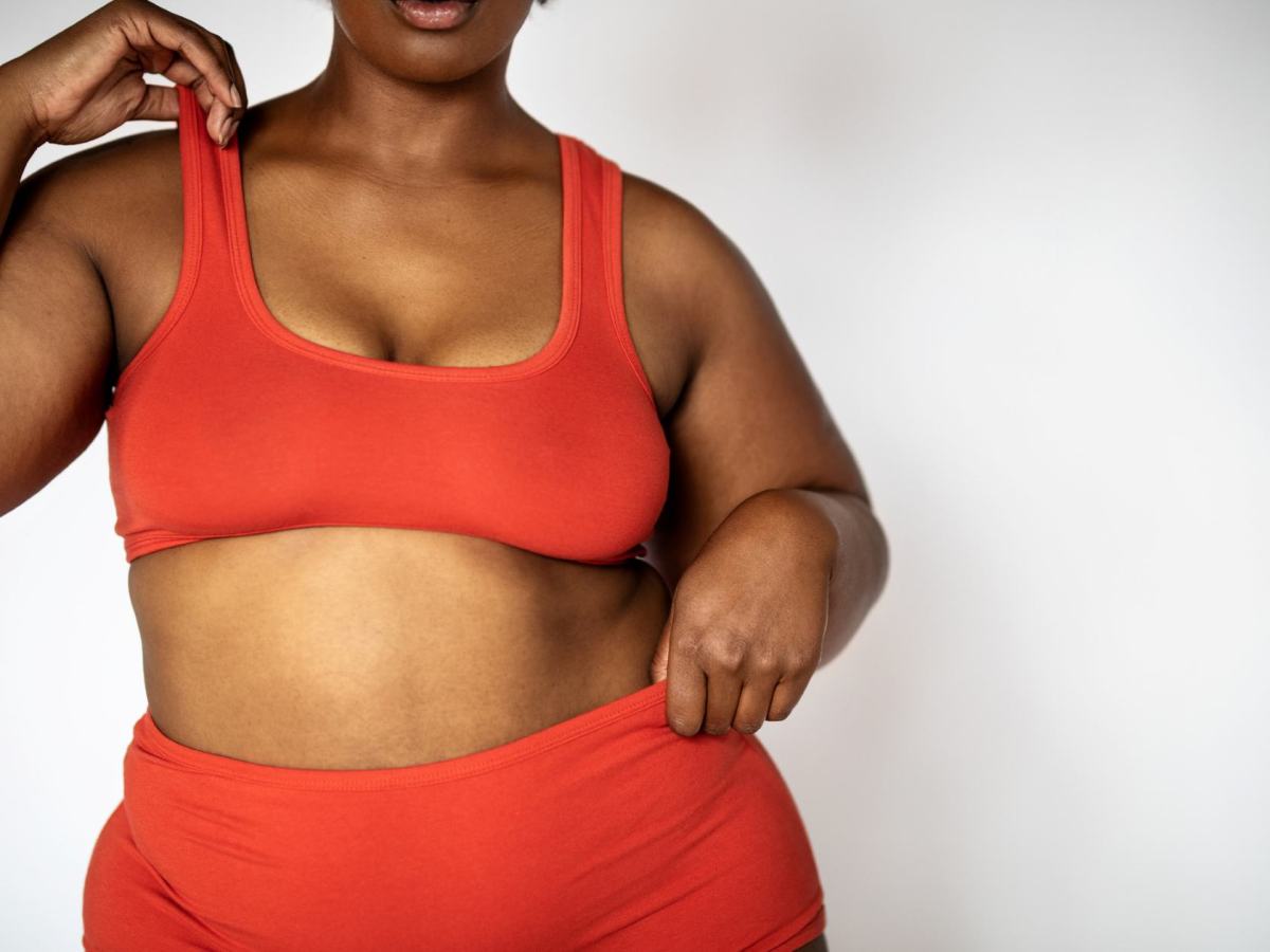 Frau mit roter Unterwäsche