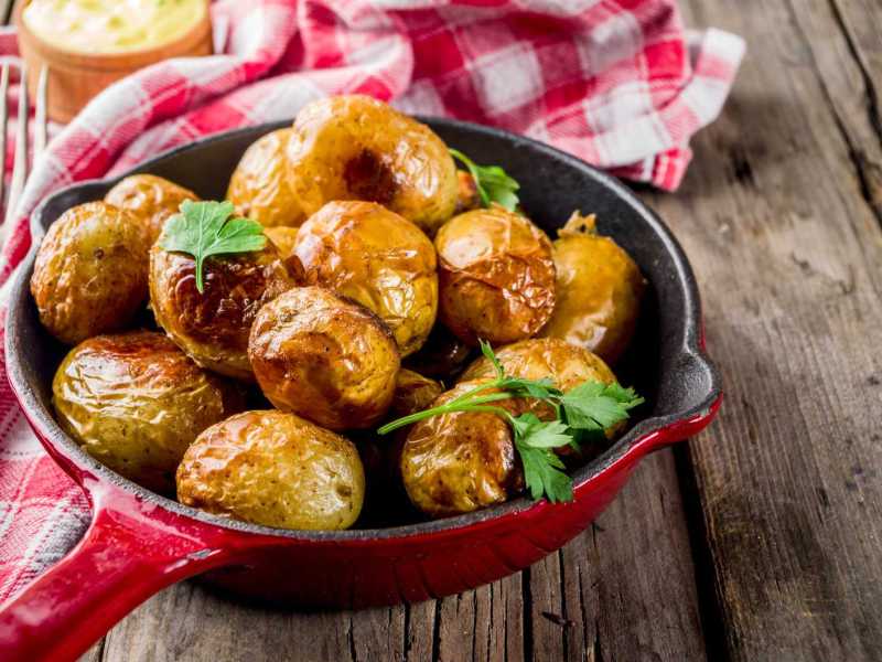 Junge Bratkartoffeln