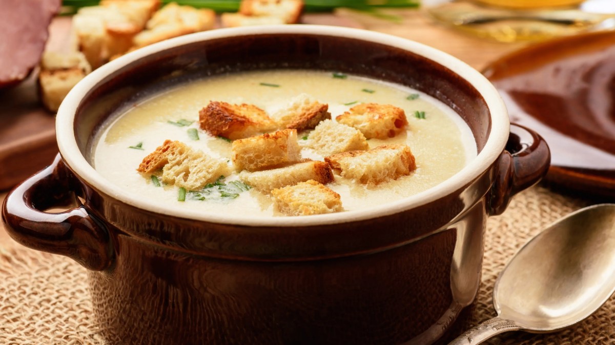 deftige Käse-Bier-Suppe mit Croûtons aus Laugenstangen