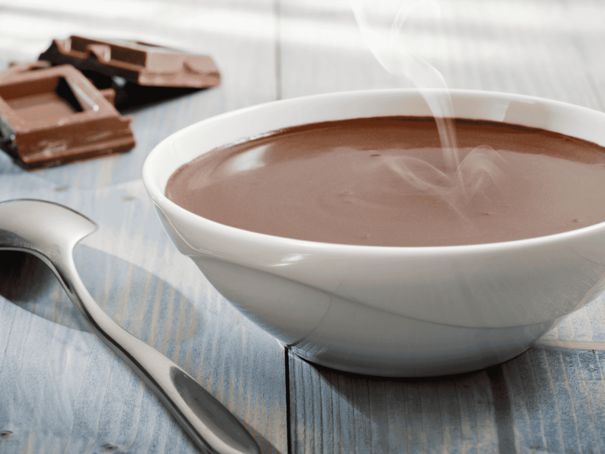 Schokoladensuppe wie bei Oma: Rezept für das cremige Kult-Dessert aus der DDR