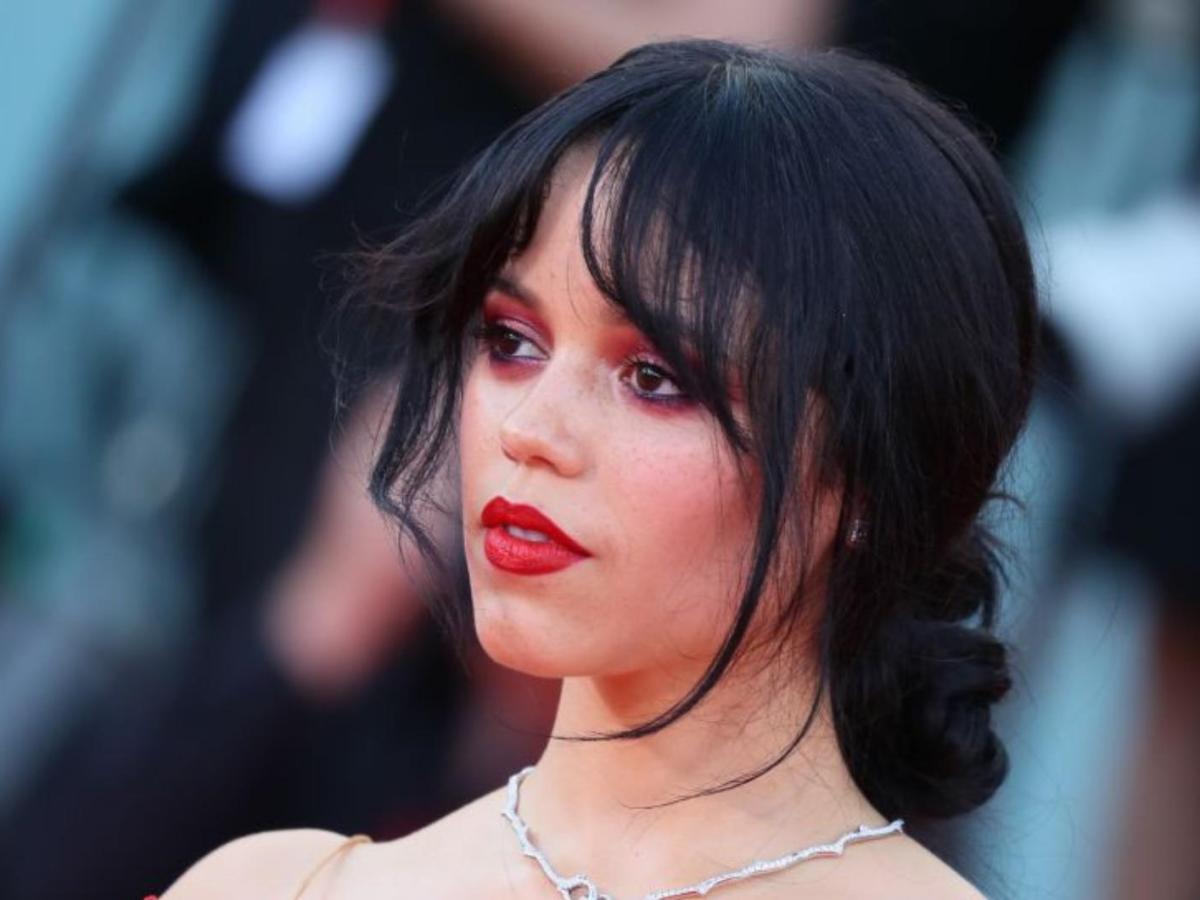 Bottleneck Bangs: Diese pflegeleichte Frisur ist der Herbsttrend