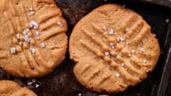 Salty Peanut Cookies