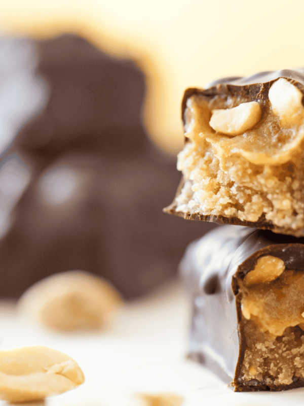 Vegane Snickers ohne Industriezucker: (Fast) besser als das Original!