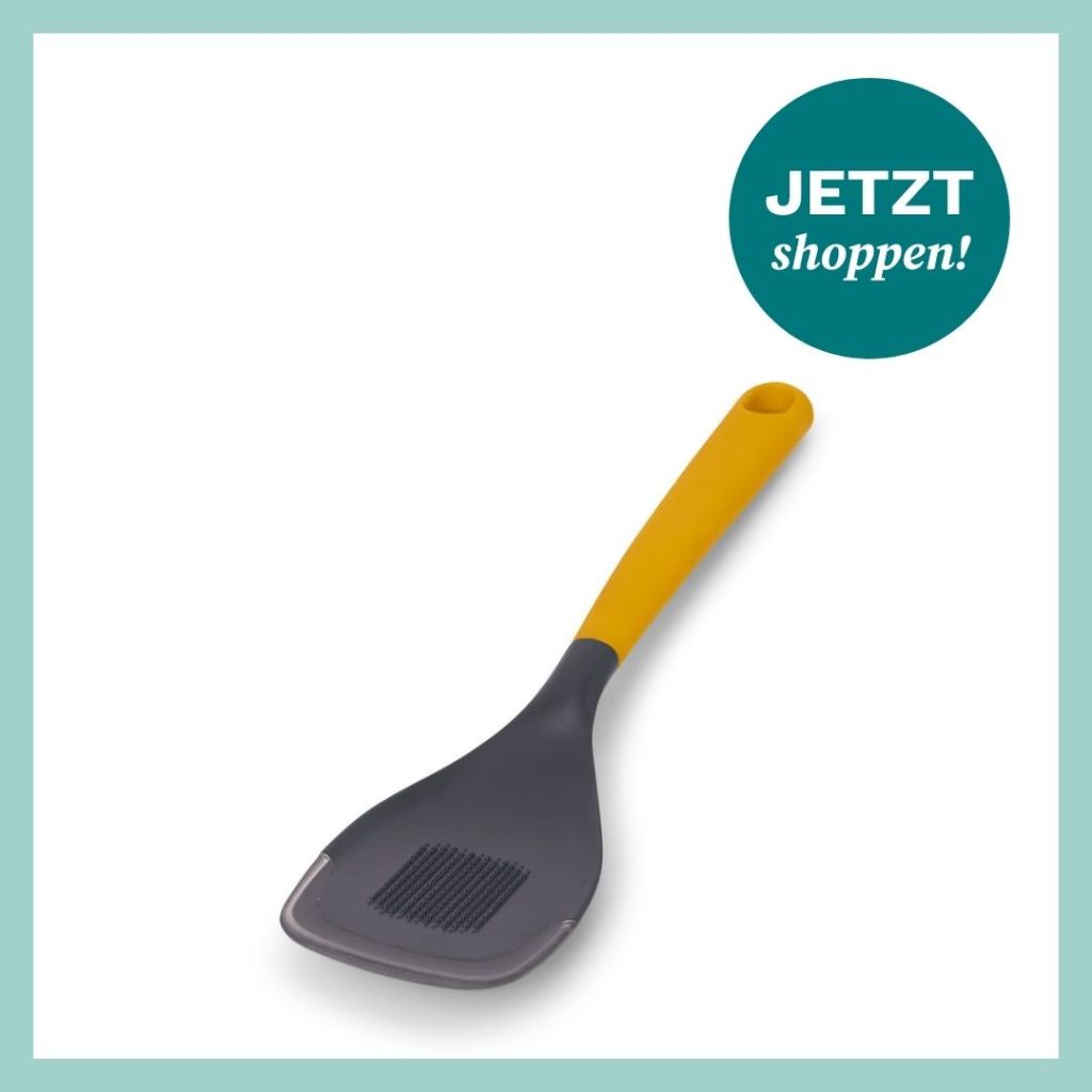 Pfannenwender und Kochl&ouml;ffel mit Reibe von Tchibo. 
