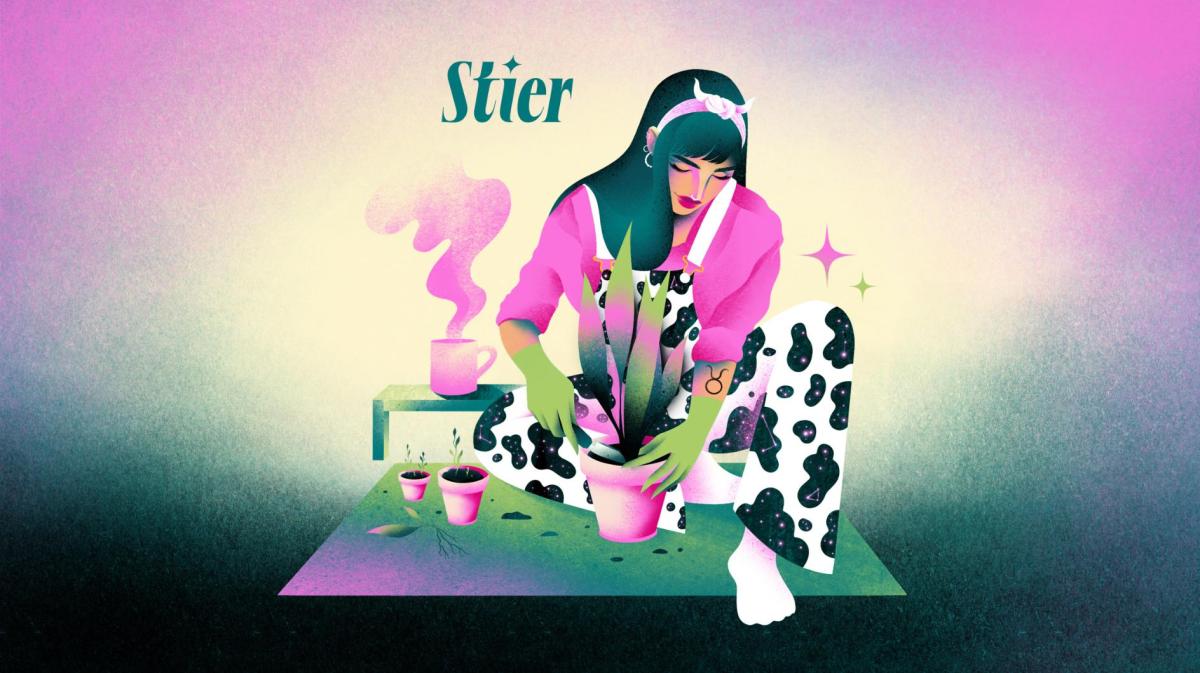 Ruhige Szene: Eine Frau mit Stier-Tattoo topft konzentriert eine Pflanze um, neben ihr dampft eine Tasse Tee auf dem Tisch.