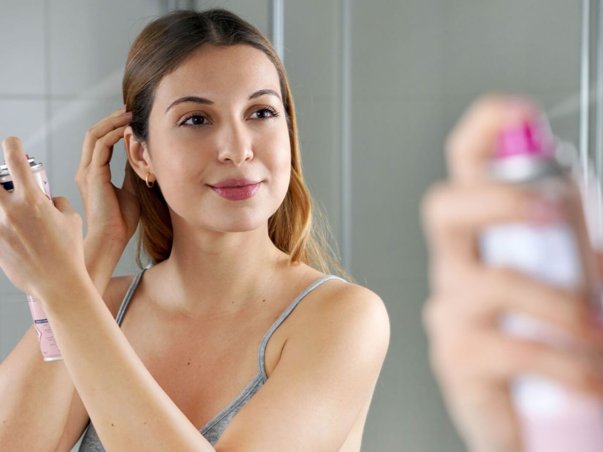 Trockenshampoo: Die besten Tipps & Produkte f&uuml;r frisches Haar ohne Waschen