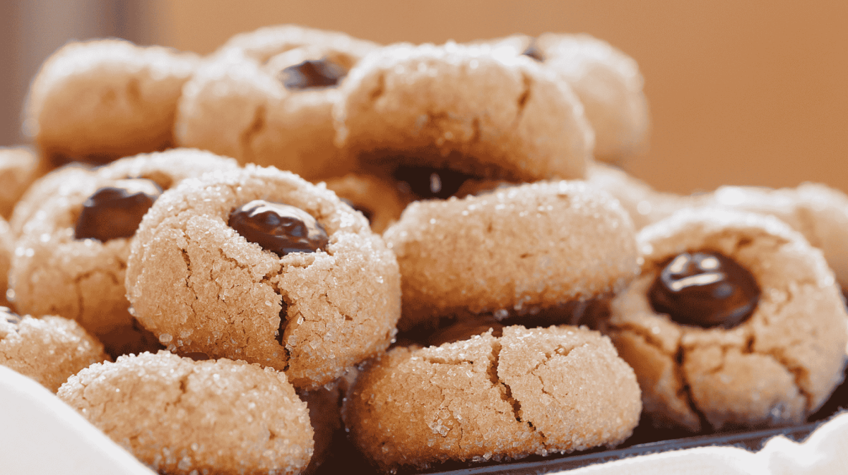 Nuss-Plätzchen mit Schoko-Kern.