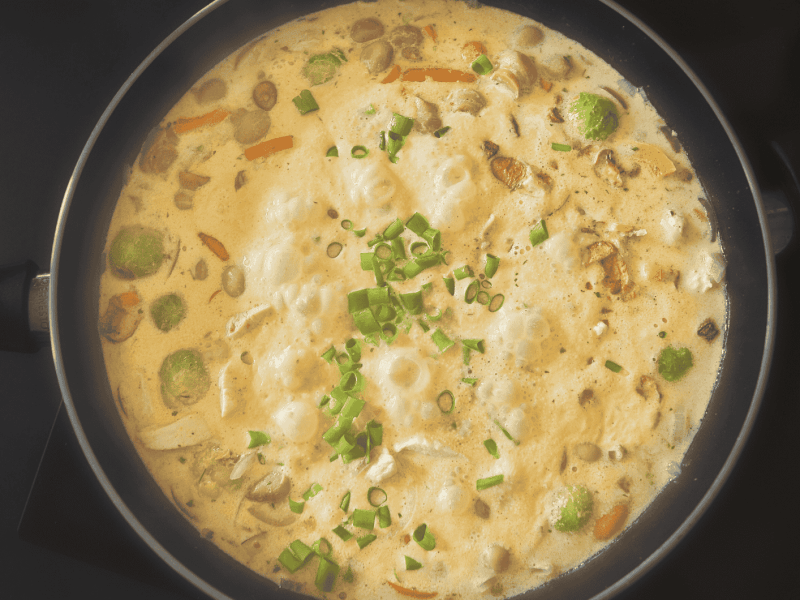 Eintopf mit Rosenkohl und Sahne.