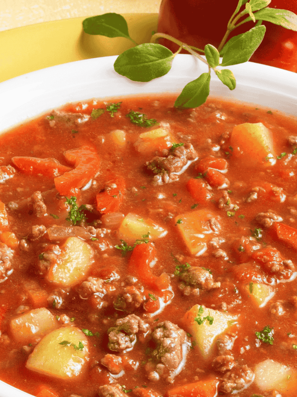 So lecker kann vegan sein: Deftiger Bauerntopf mit veganem Hack